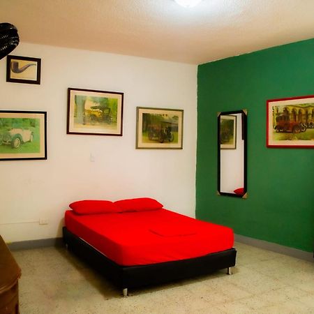 Casa Almarita - Hostal, Bar Y Restaurante Medellín Esterno foto